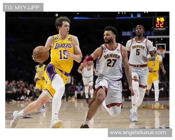 湖人掘金季后赛第二场激战回顾球星对决引发的精彩瞬间与战术分析