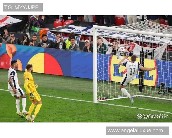 热刺与曼联精彩对决回顾分析球迷热议战术与表现